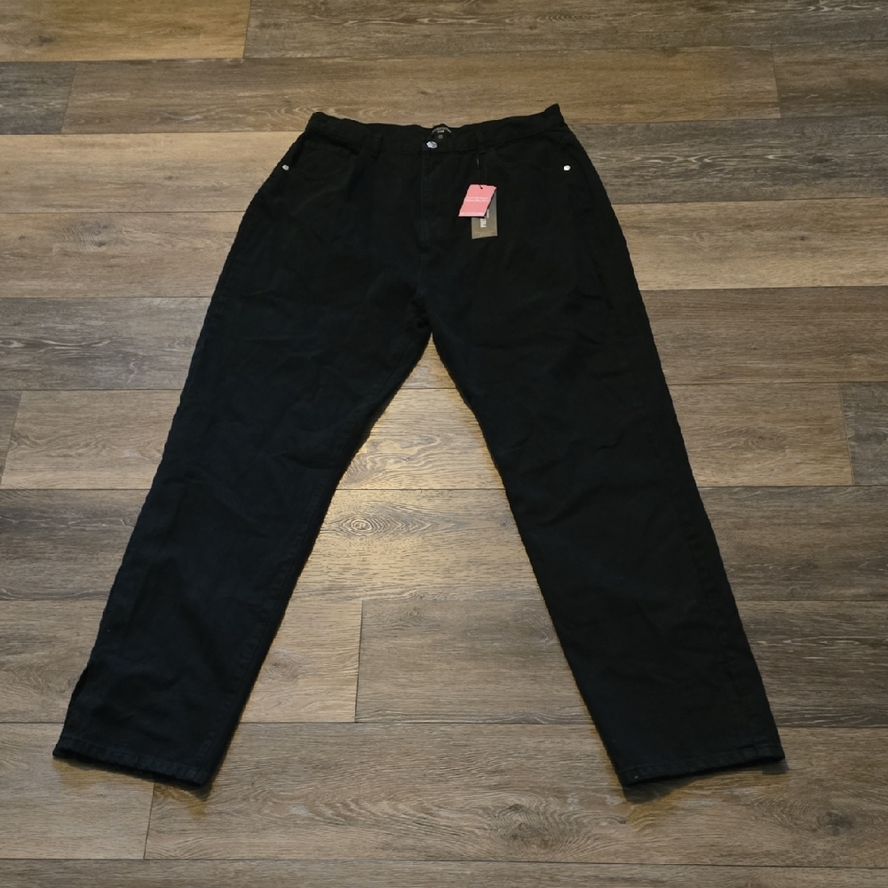 Pretty Little Thing Women's Size 18 Plus Black Slim Split Hem Jeans New w/ Tags!